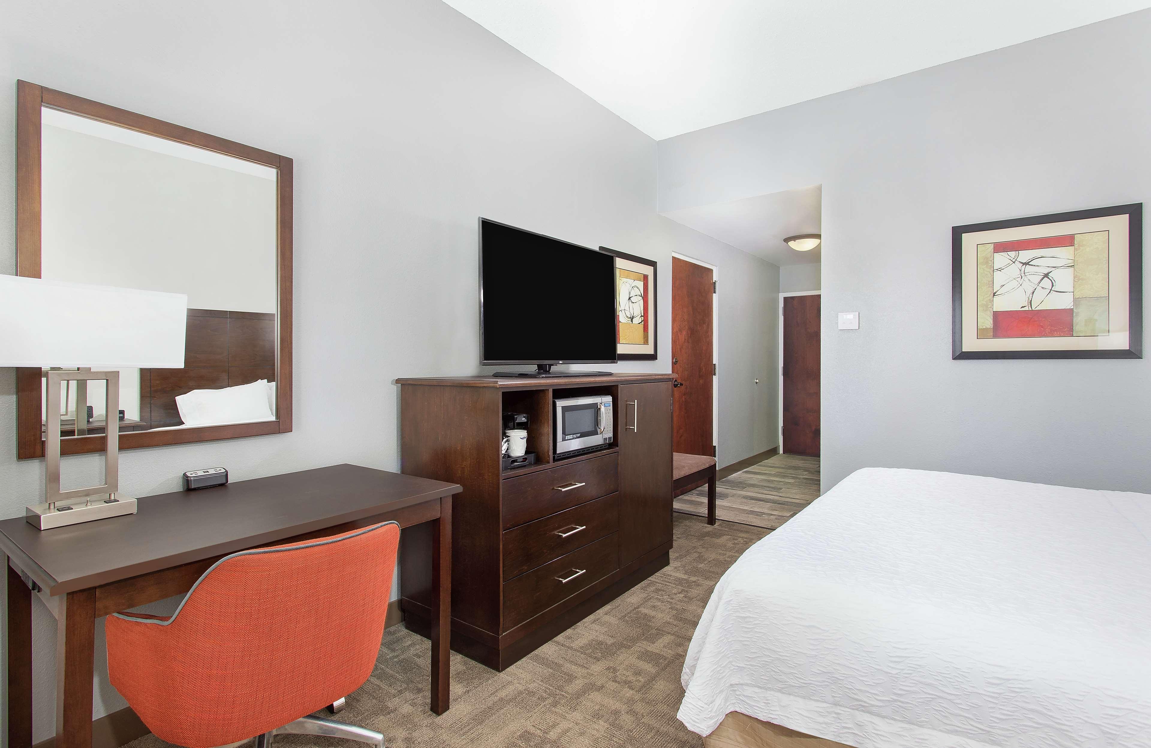 Hampton Inn Каллмен Екстер'єр фото