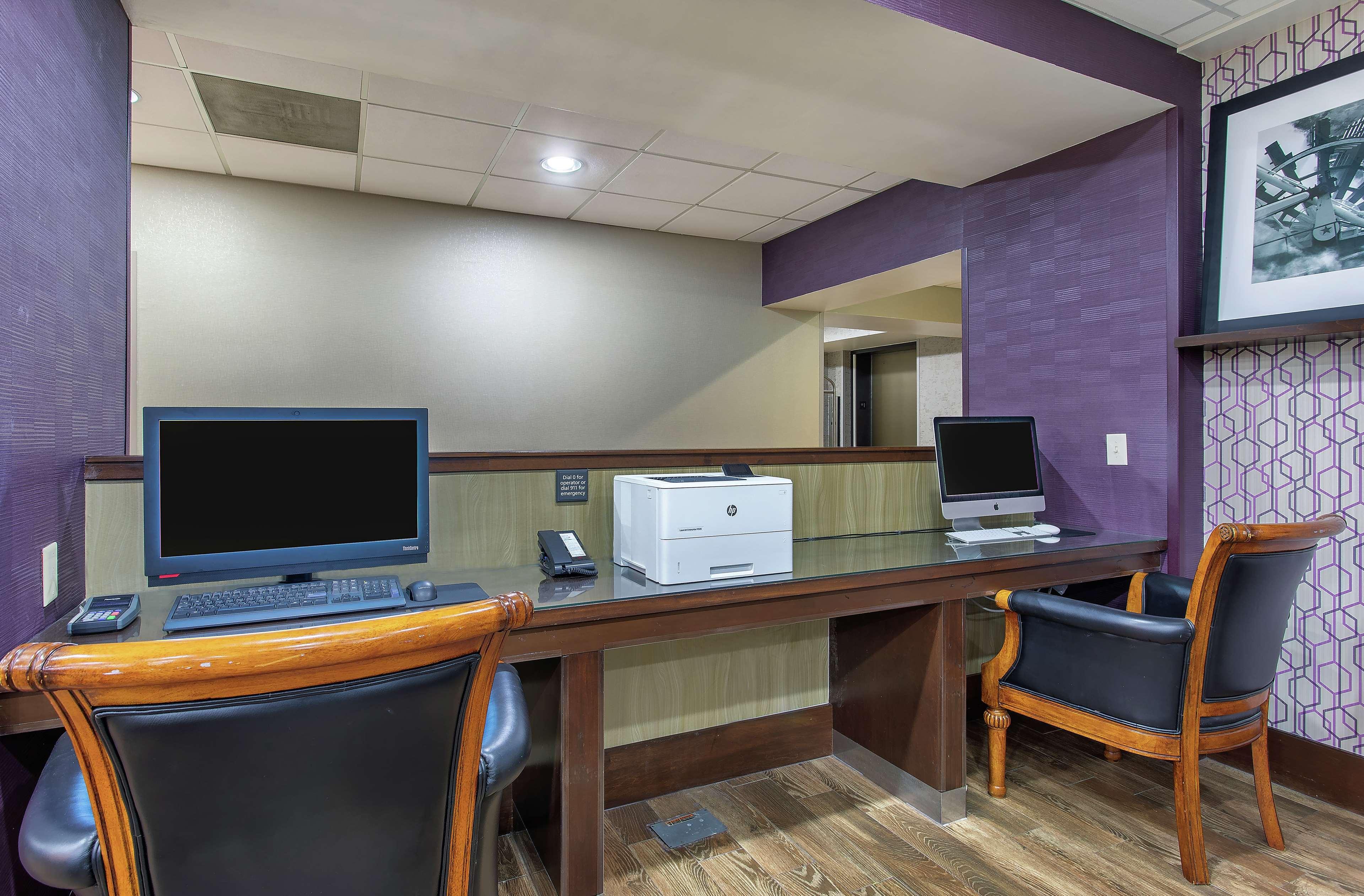 Hampton Inn Каллмен Екстер'єр фото