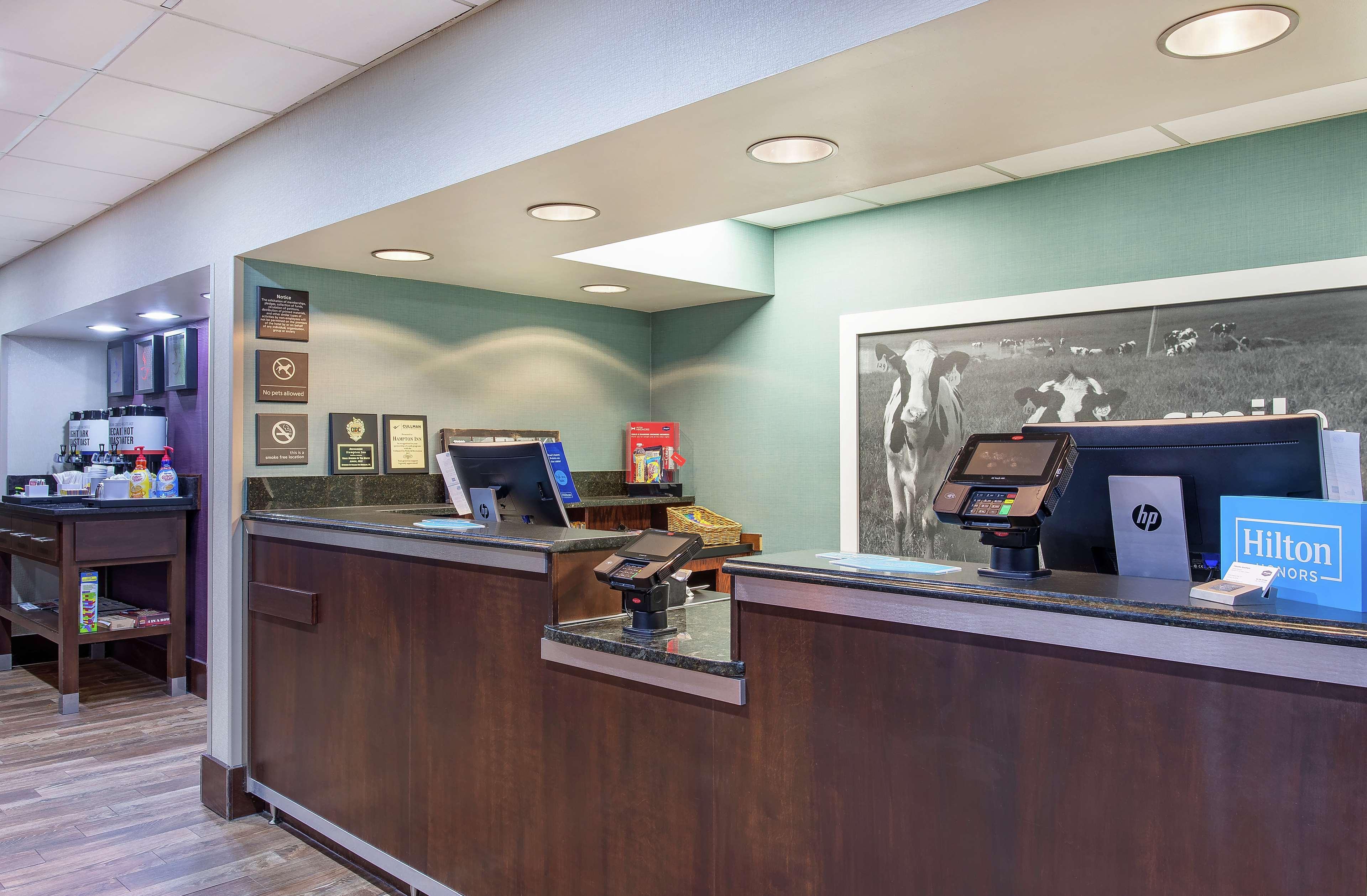 Hampton Inn Каллмен Екстер'єр фото
