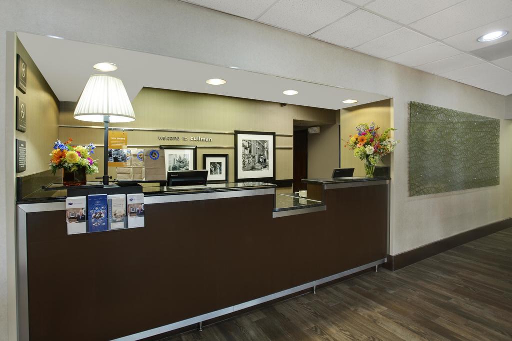 Hampton Inn Каллмен Екстер'єр фото