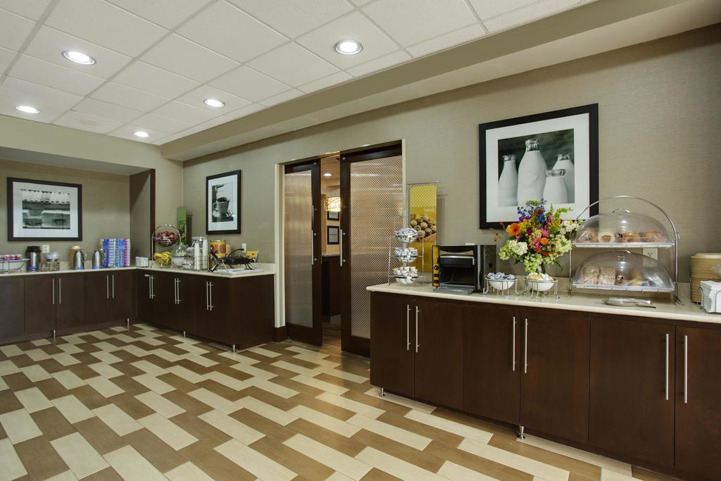 Hampton Inn Каллмен Екстер'єр фото