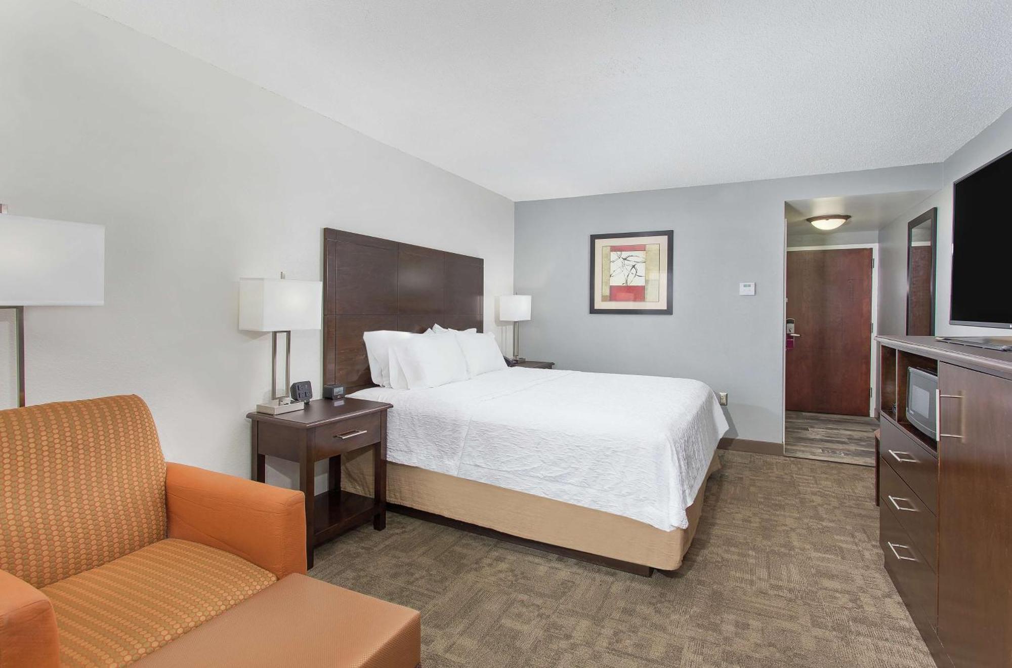 Hampton Inn Каллмен Екстер'єр фото