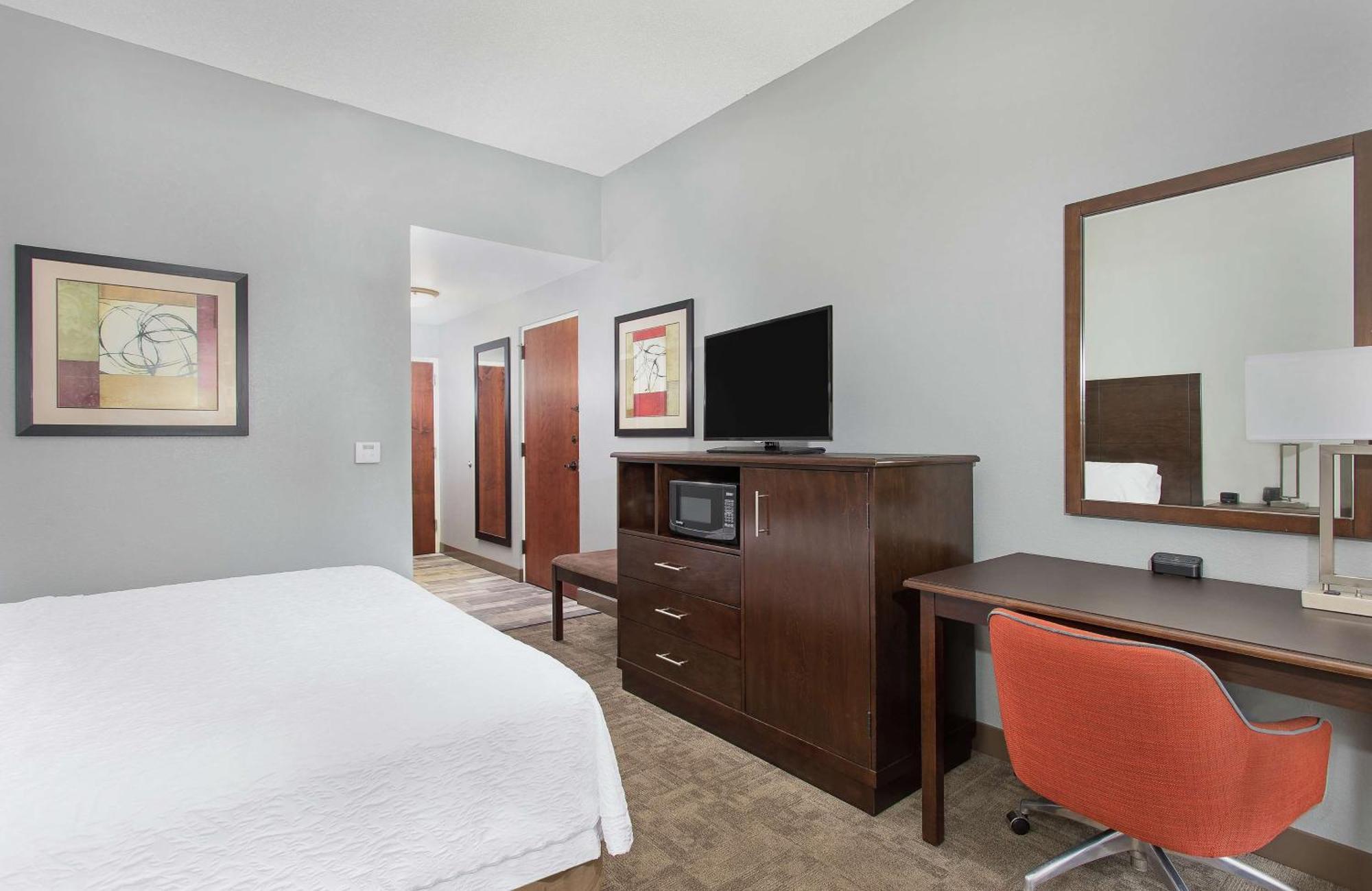 Hampton Inn Каллмен Екстер'єр фото