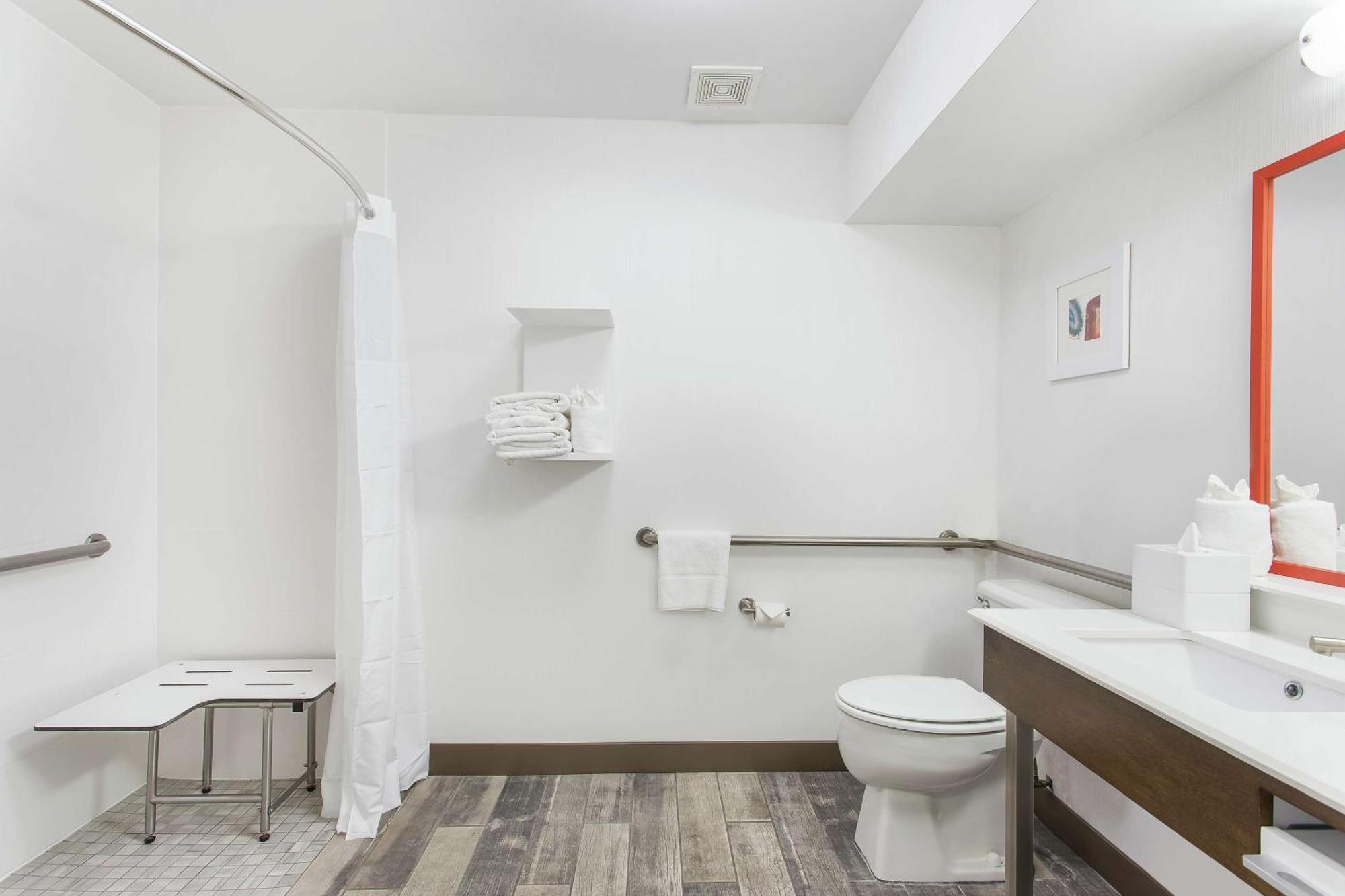 Hampton Inn Каллмен Екстер'єр фото