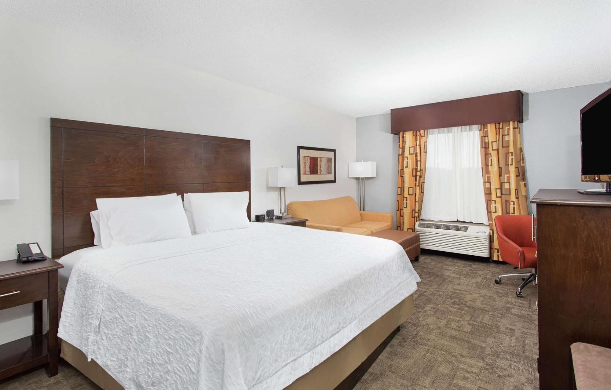 Hampton Inn Каллмен Екстер'єр фото