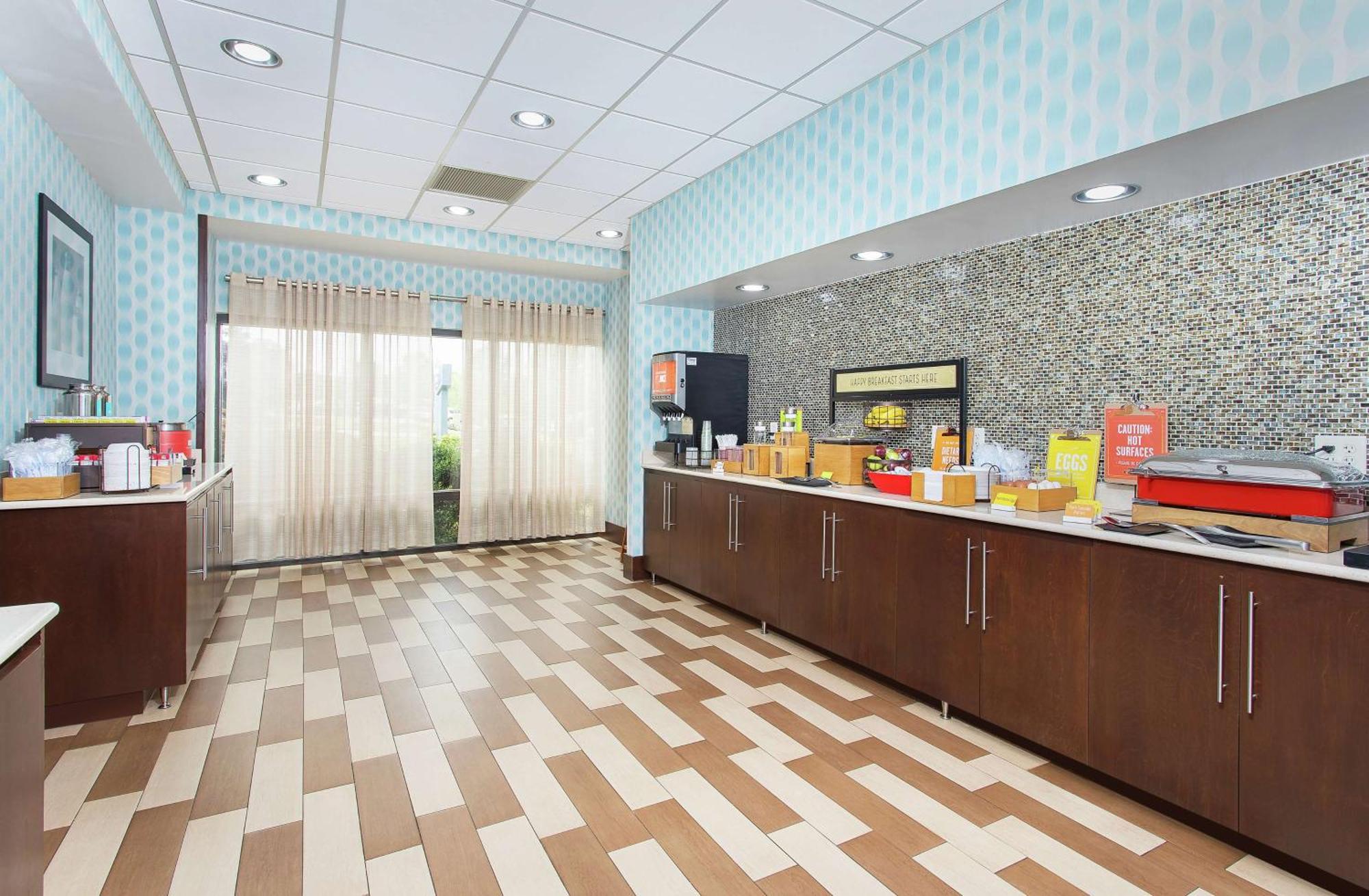Hampton Inn Каллмен Екстер'єр фото