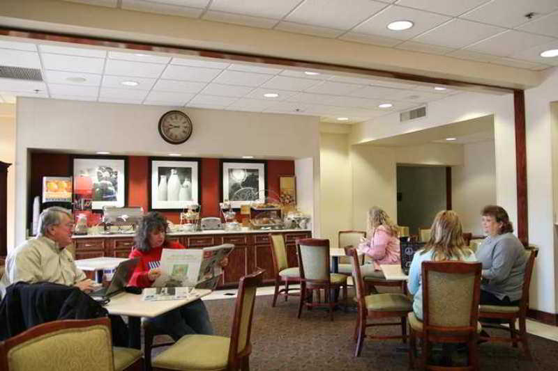 Hampton Inn Каллмен Ресторан фото